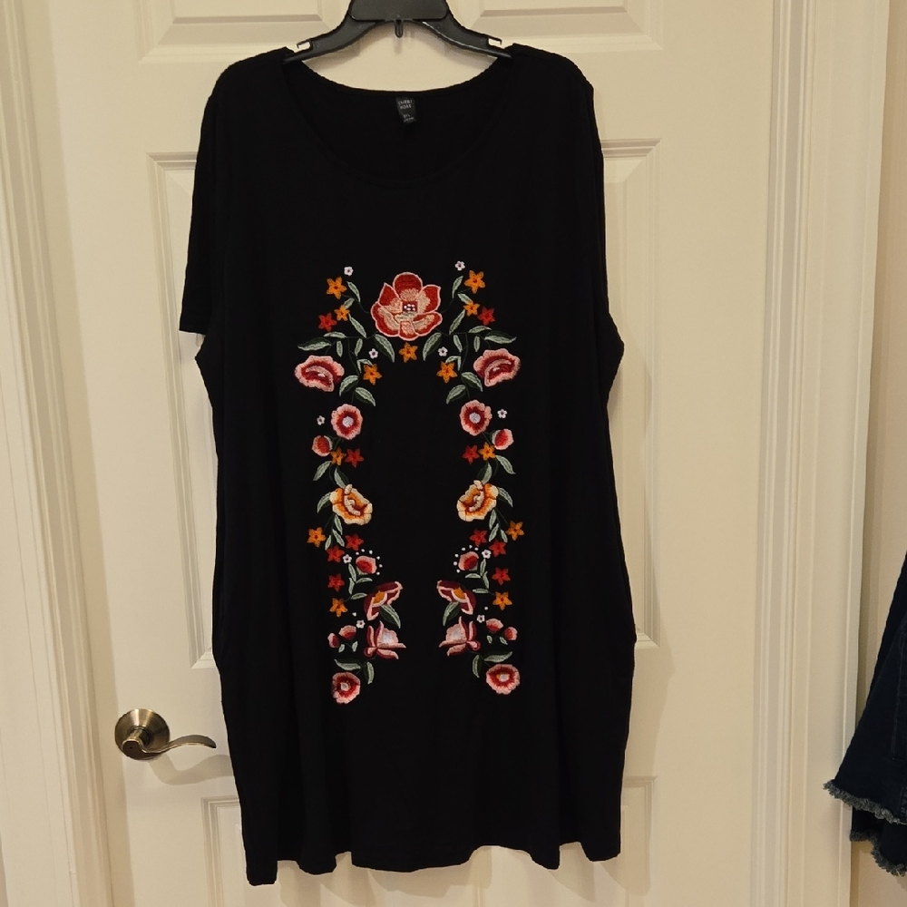 Embroidered Floral Tshirt Dress 3XL